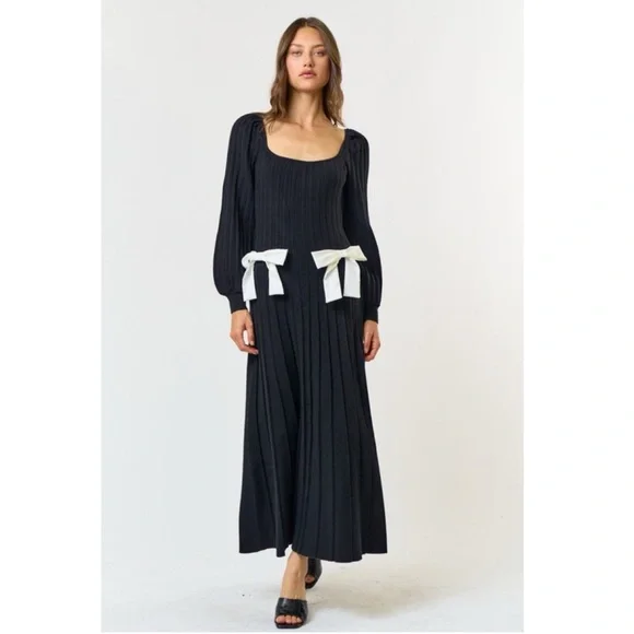 435 • Black Viscose Blend Pleat Knit Scoop Neck White Bows Balloon Sleeve Dress - Picture 5 of 5